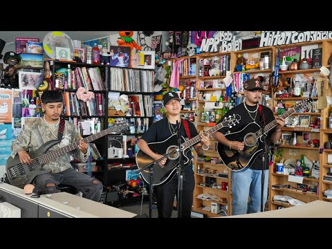 Yahritza y Su Esencia en la miniatura de su Tiny Desk Concert